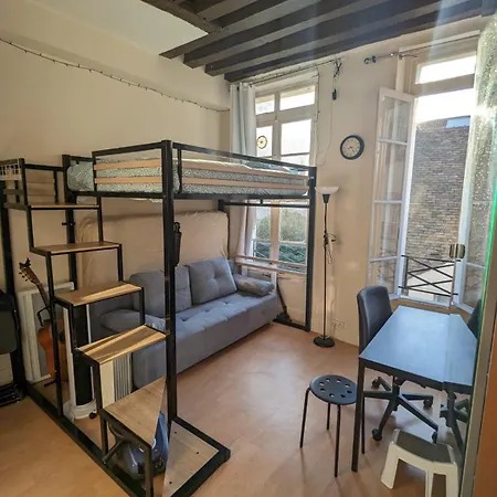 Calme Et Lumineux A Notre-dame Apartment *
